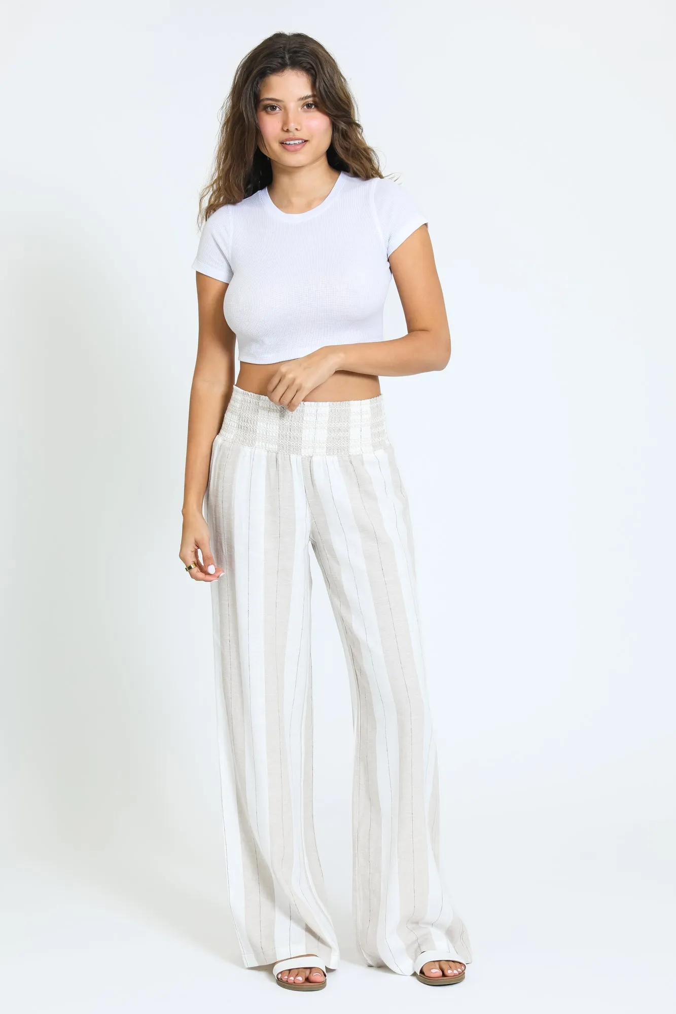 WIDE SMOCKED BOARDWALK PANT - KHAKI / IVORY