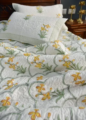 Yellow Jaal Bedcover : Timeless Design & Year-Round Comfort